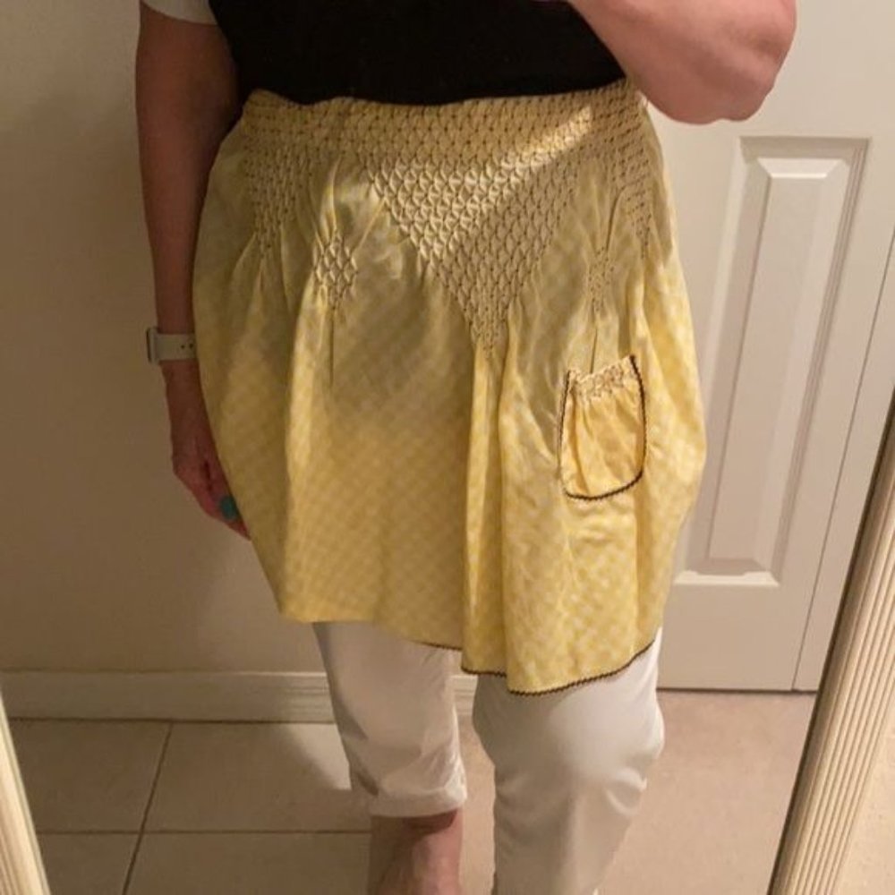 Vintage Circa 1950 Apron - Picture 2 of 2